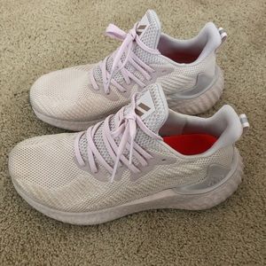 light pink ultra boosts